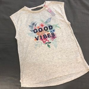 ✨3/$12✨ Accessorize cutout yoga tee - NWT